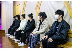 成操日插播逼"北音附中高三表演专业阶段性考试"